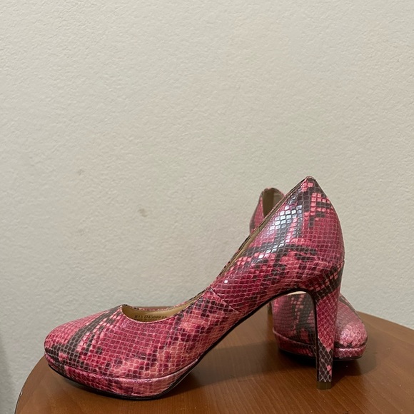 Cole Haan Pink Leather Nike Air Snakeskin Print Chelsea Pink Heel Women's Size 8 - Picture 4 of 12